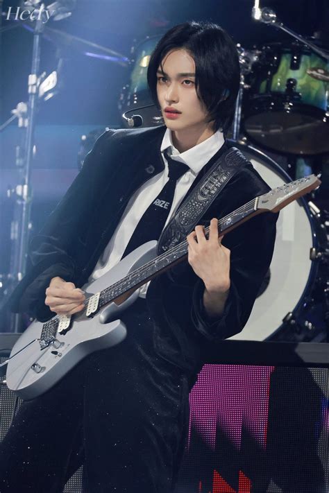 riize wonbin get a guitar